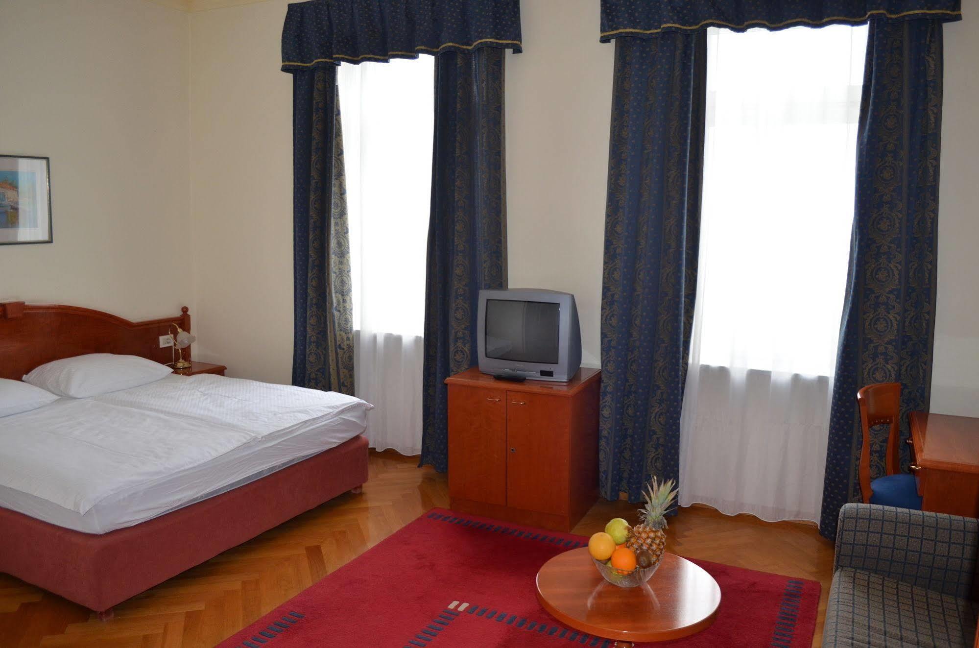 Hotel Galeb Opatija Ngoại thất bức ảnh